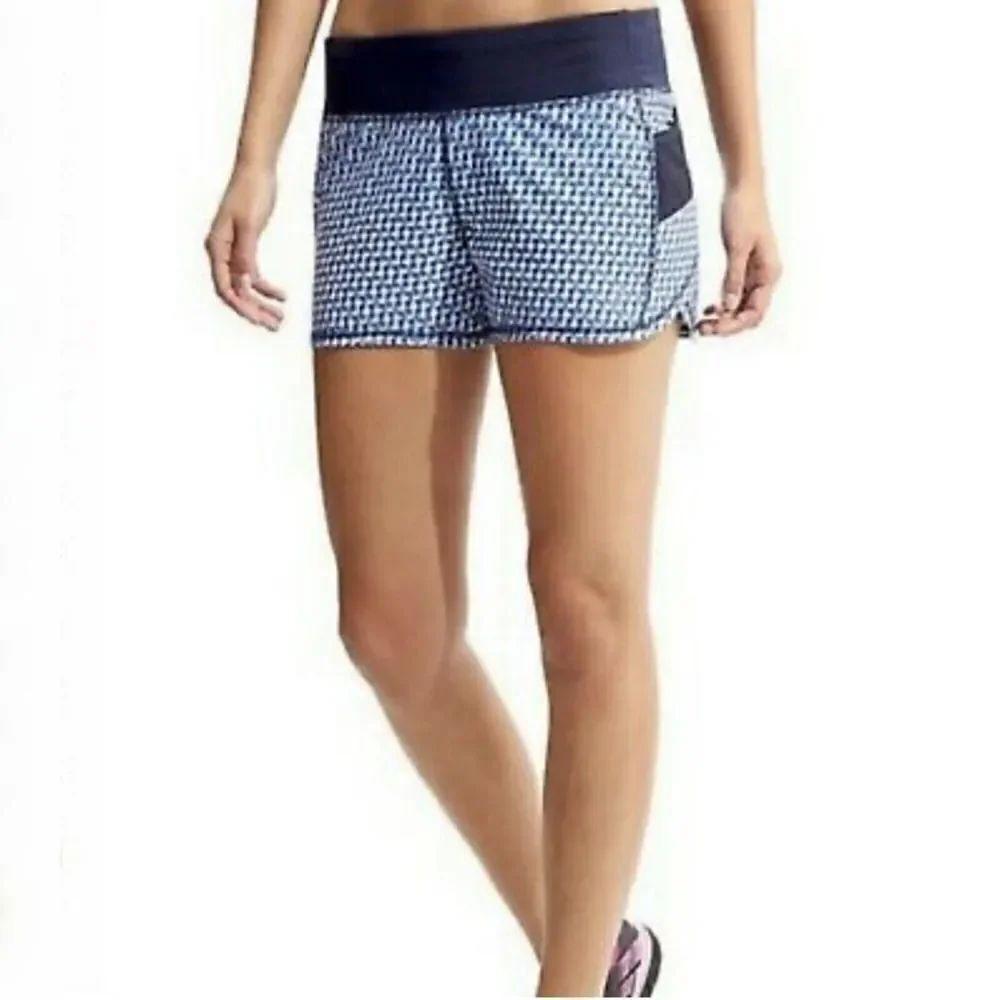 Athleta Vivid Ready Set Shorts Geo Multicolor Pattern Running Workout Womens Med